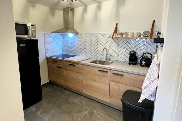 Keuken - Vakantiehuis in Voerendaal met terras in Voerendaal (3)