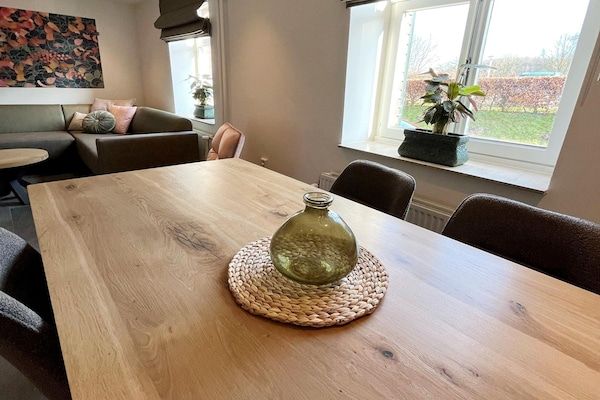 Eetkamer - Vakantiehuis in Voerendaal met terras in Voerendaal (3)