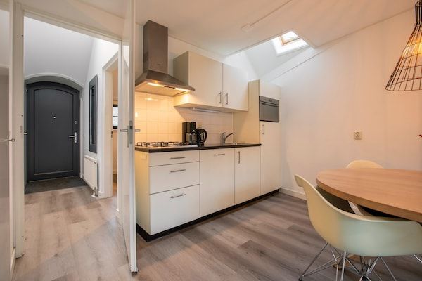 Keuken - Luxe vakantiehuis met privésauna in Schoorl (4)