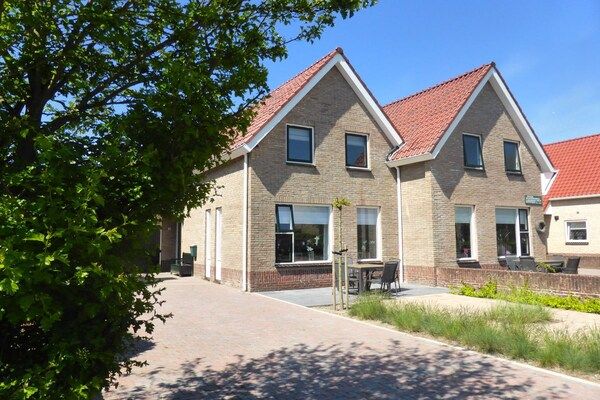 Untagged - Vakantiehuis in Nes met zwembad in Nes (2)
