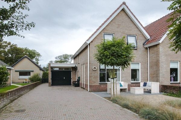Untagged - Vakantiehuis in Nes met zwembad in Nes (1)