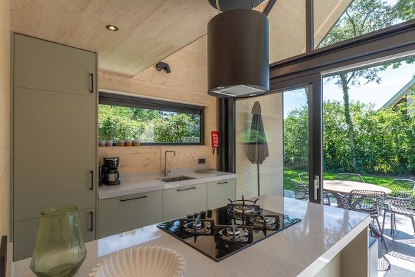Keuken - Luxe vakantiehuis aan zee in Sint Maartenszee (3)