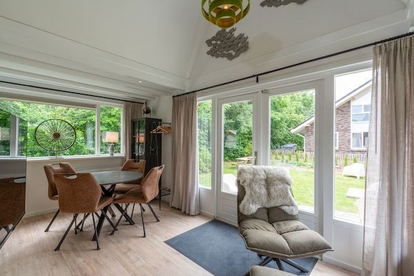 Eetkamer - Duinland 50 voor 4 personen vlakbij het strand in Sint Maartenszee (3)