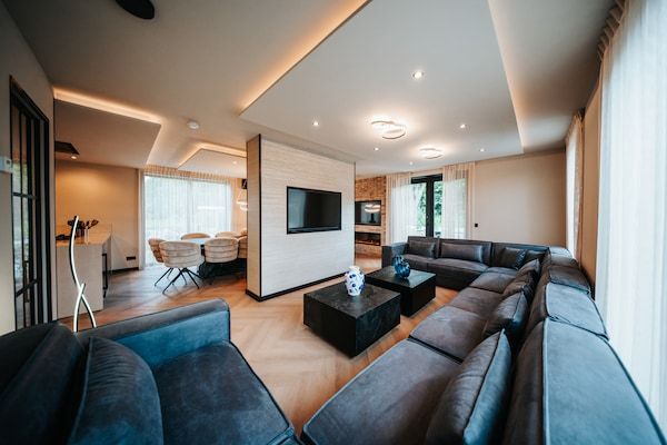 Woonkamer - Prachtig vakantiehuis in Waarland in Waarland (3)