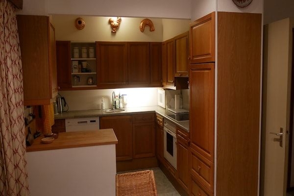 Keuken - Knus familiehuis met heerlijke tuin. in Kamperland (5)