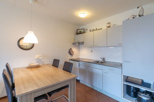 Eetkamer - Appartement aan het strand in Callantsoog in Callantsoog (2)