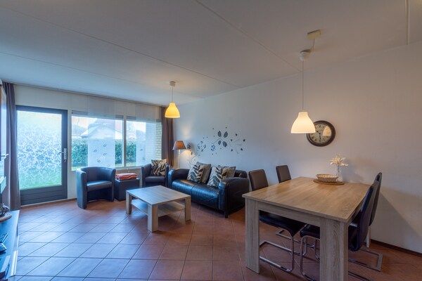 Woonkamer - Appartement aan het strand in Callantsoog in Callantsoog (5)