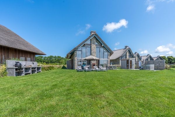 Buitenkant - Moderne 6-Persoons Villa met Privé Hottub – Nabij Strand & Natuur in De Koog (1)