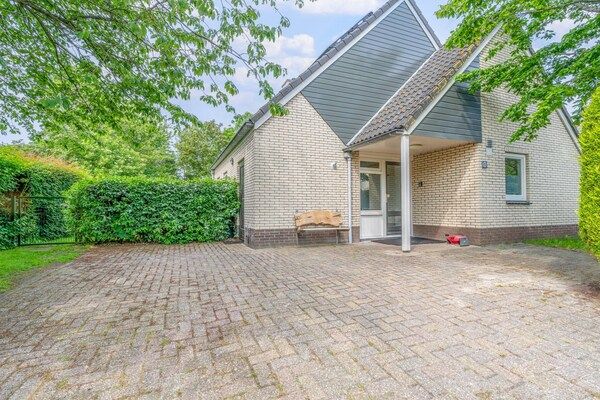 Buitenkant - Villa met Finse sauna en buitendouche in De Koog (2)