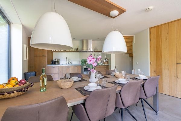 Keuken - Ontspannen en sfeervolle 6 persoons villa bij het bos. in De Koog (4)