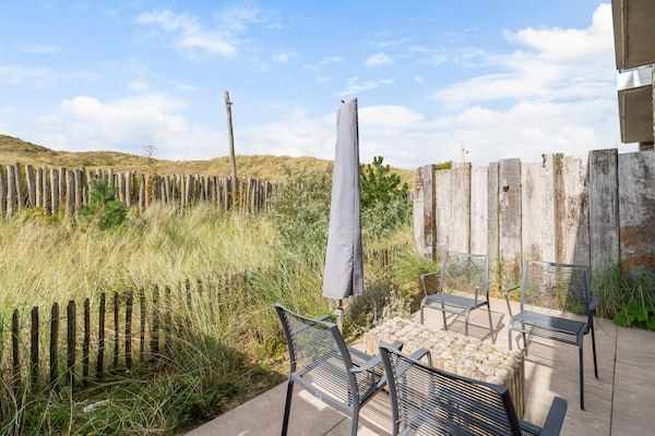 Terras - Uitnodigend appartement met tuin in Sint Maartenszee (3)
