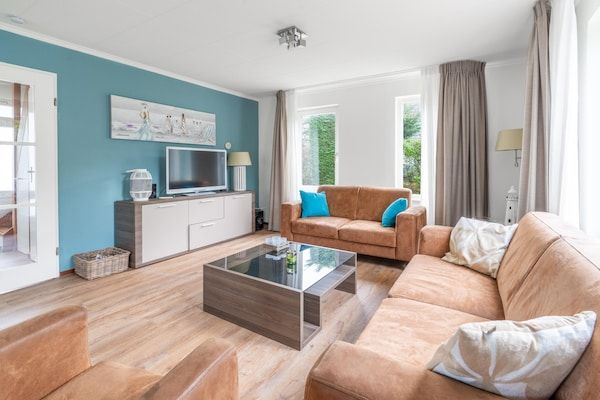 Woonkamer - Sfeervolle villa nabij zee en bos in De Koog (2)