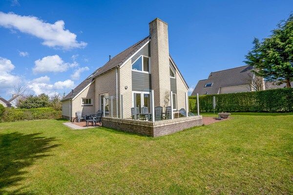 Buitenkant - Sfeervolle villa nabij zee en bos met sauna in De Koog (2)