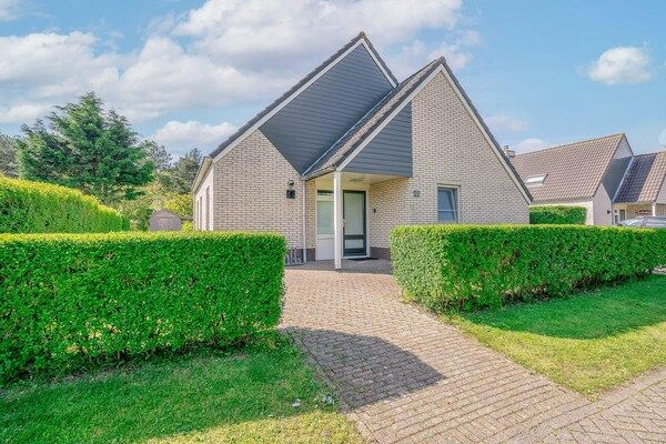 Buitenkant - Ruime villa met sauna en uitbouw in De Koog (2)