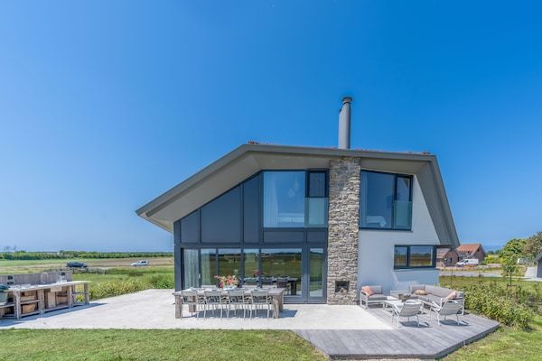 Buitenkant - Moderne, luxe en duurzame natuurvilla in De Waal (1)