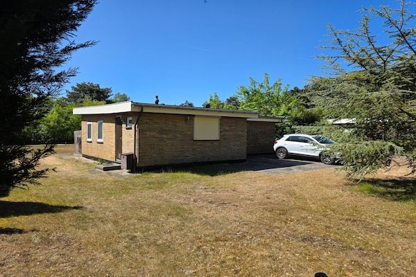 Buitenkant - Bungalow voor 6 personen met een zeer riante tuin op het zuiden. in De Koog (1)