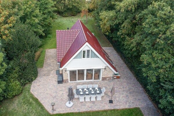 Buitenkant - Sfeervol 6 persoons landhuis in De Koog (3)