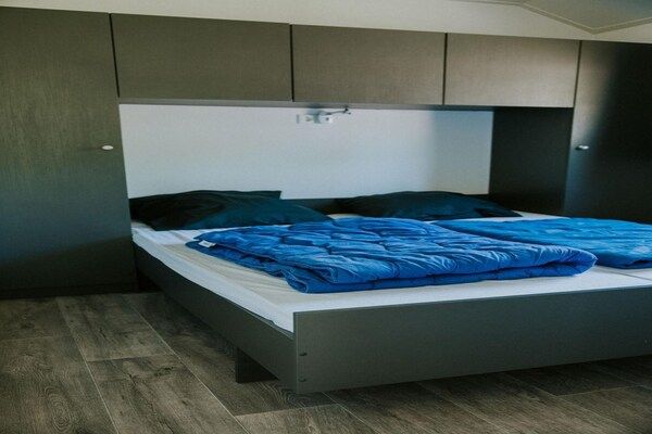 Slaapkamer - Comfortabele boshut met open ruimte. in Balkbrug (5)