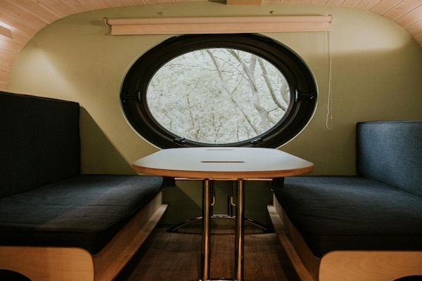 Woonkamer - Gezellige boomhut in Overijssel in Balkbrug (1)