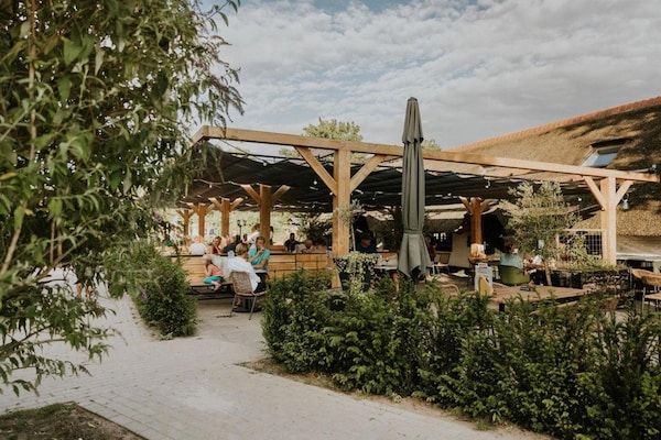 AreaSummer1KM - Luxe familielodge met slaaphoekje buiten in Balkbrug (5)