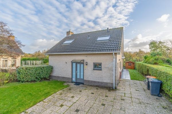 Buitenkant - Modern ingerichte vakantiewoning voor 6- personen in De Koog (1)