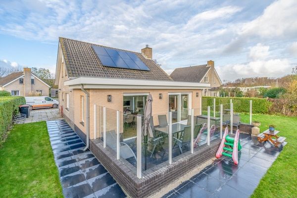 Buitenkant - Modern ingerichte vakantiewoning voor 6- personen in De Koog (2)