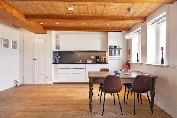 Eetkamer - Appartement Dijkzicht bij Schagen in Schagen (2)