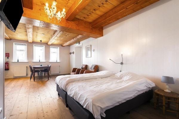 Woonkamer - Appartement Dijkzicht bij Schagen in Schagen (3)