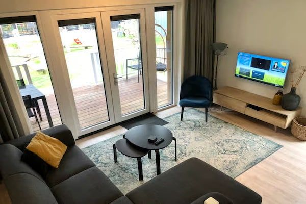 Woonkamer - Ruime lodge met veranda in Zoutelande in Zoutelande (5)