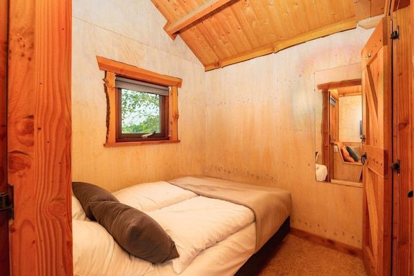 Slaapkamer - Waterfronthut in het zonnige Zuna in Zuna (3)