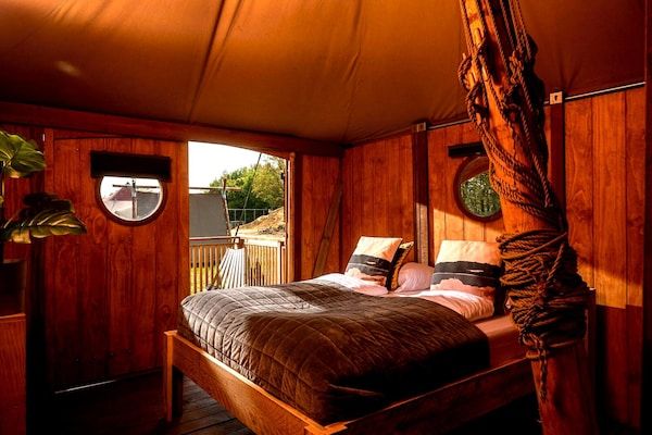 Slaapkamer - Glamping-oase met een bohemien tintje in Zuna (2)