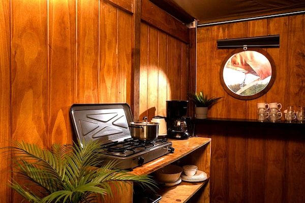 Keuken - Glamping-oase met een bohemien tintje in Zuna (3)