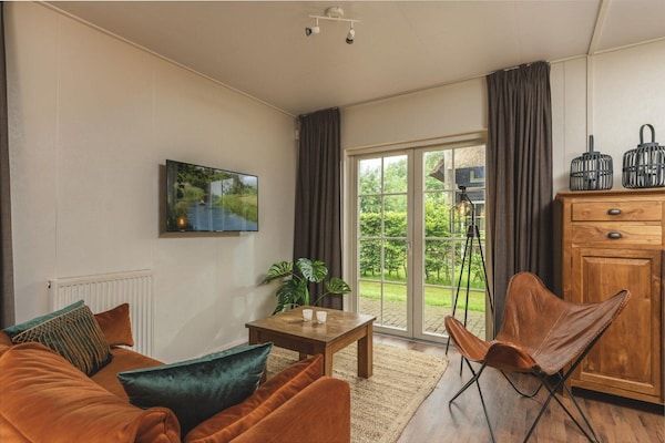 Woonkamer - Heiligdom met gedeelde weidetuinen in Zuna (2)
