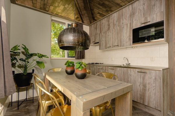 Keuken - Bungalow met kinderdagverblijf en speeltuin in Zuna (4)