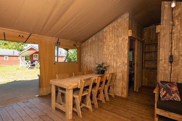 Eetkamer - Ruime luxe safaritent voor 8 personen in Zuna (4)