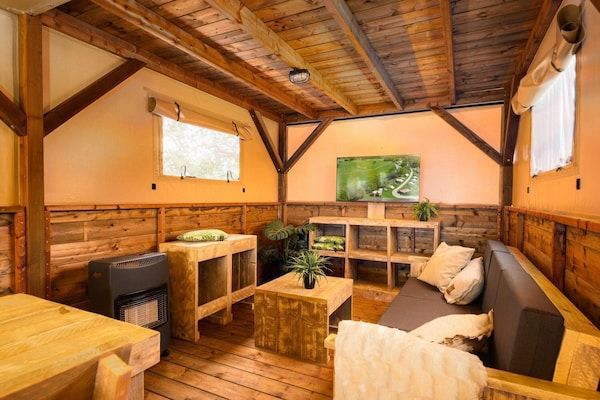 Woonkamer - Boomhuttent met panoramisch uitzicht in Zuna (2)