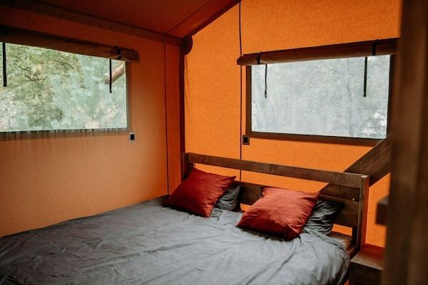 Slaapkamer - Feestelijk glampingdorp in Zuna in Zuna (4)