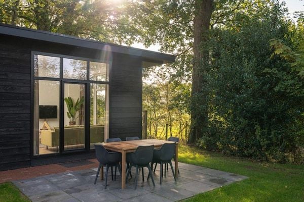 Terras - Luxe familielodge met bubbelbad in Zuna (5)