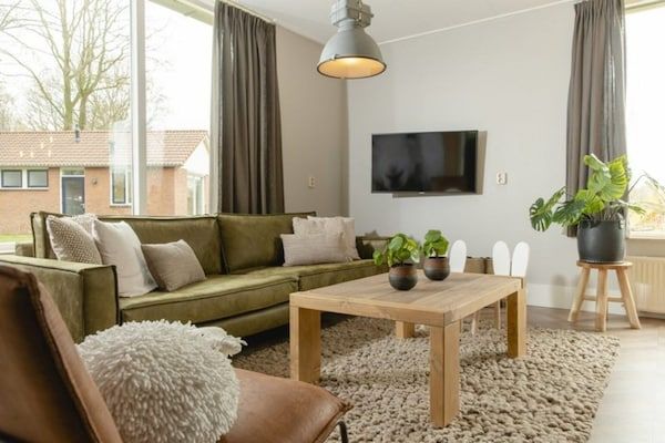 Woonkamer - Wellnesswoning met bubbelbad in Zuna (2)