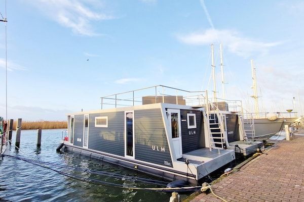 Buitenkant - Drijvende lodge met terras in Lelystad in Lelystad (1)