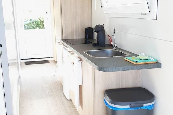 Keuken - Drijvende lodge met terras in Lelystad in Lelystad (3)
