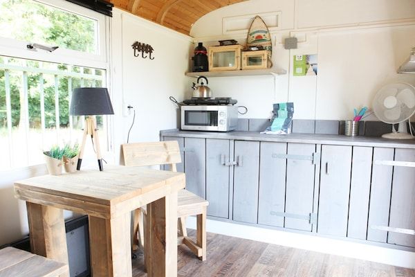 Keuken - Gezellig klein wagentje bij de jachthaven in Naarden (2)