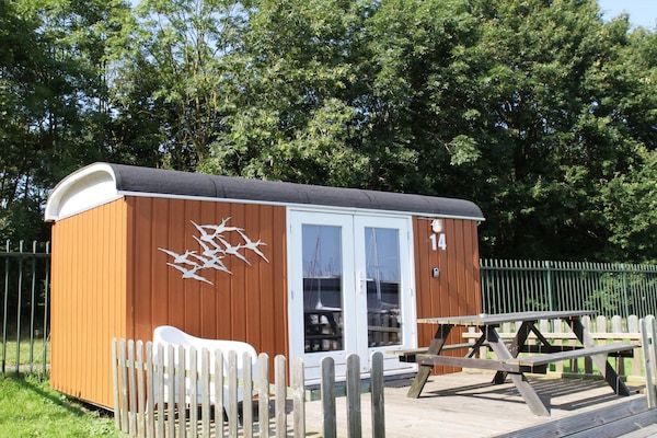 Buitenkant - Gezellig klein wagentje bij de jachthaven in Naarden (1)