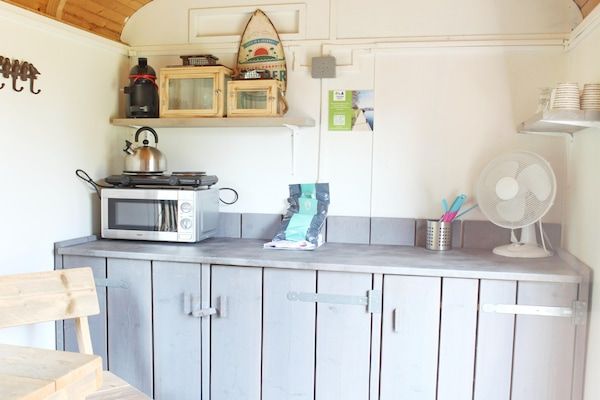 Keuken - Gezellig klein wagentje bij de jachthaven in Naarden (4)