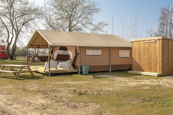 Buitenkant - Luxe safarilodge-uitje voor 5 personen in Almere (1)