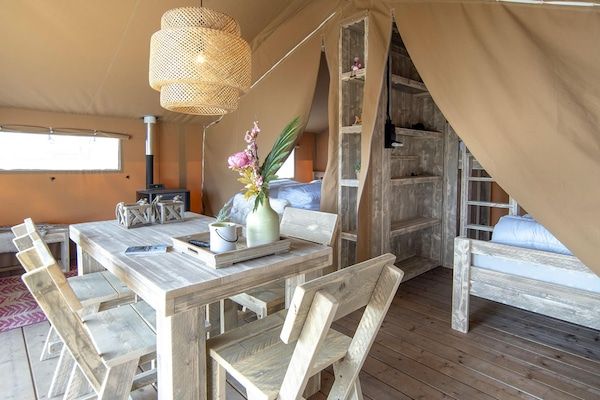 Eetkamer - Luxe safarilodge-uitje voor 5 personen in Almere (2)