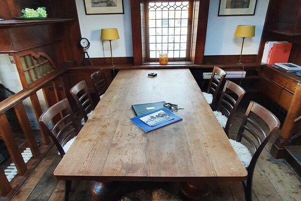 Eetkamer - Historisch verblijf op een woonboot voor 7 in Naarden (5)