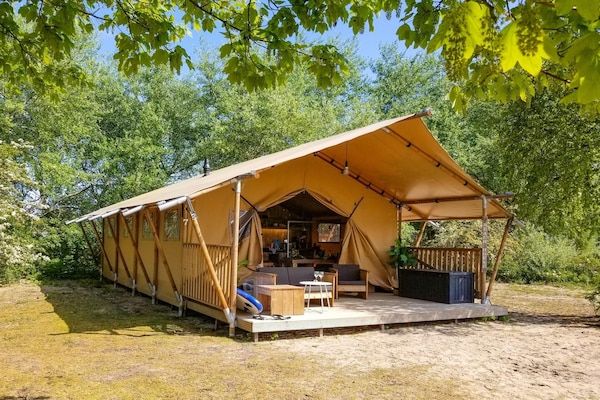 Buitenkant - Luxe safarilodge aan het water in Almere (1)
