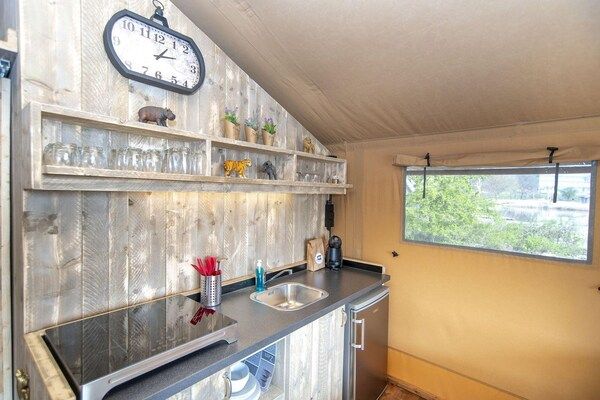 Keuken - Luxe safarilodge aan het water in Almere (3)