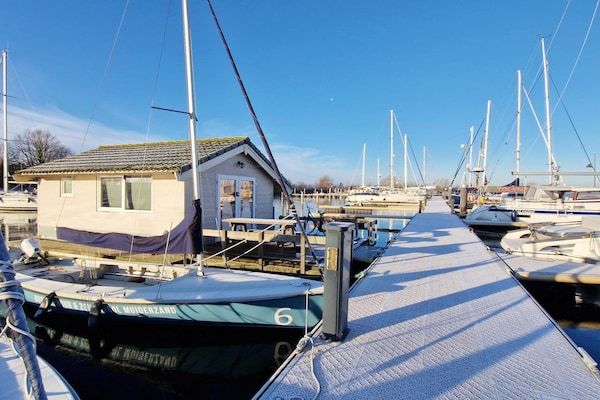 AreaSummer1KM - Chalet aan het water voor 4 in de jachthaven in Almere (5)